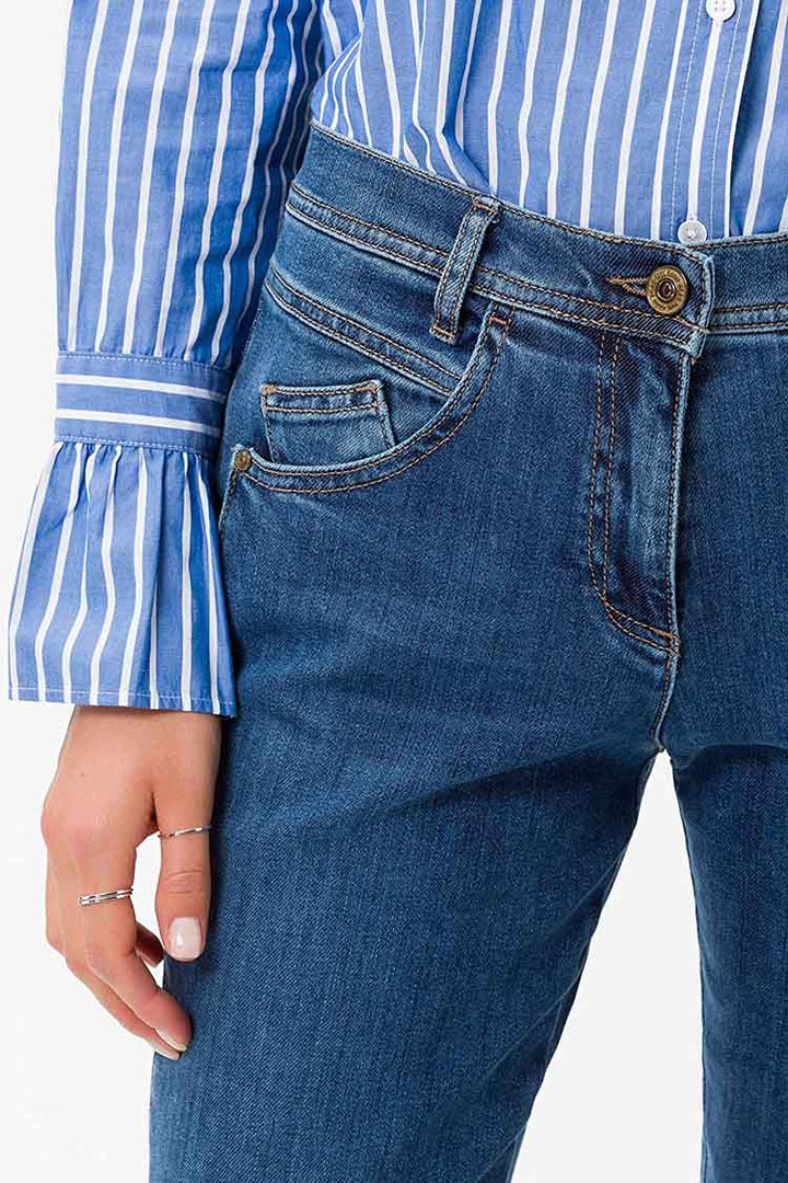 Shakira Slim Jeans in Used Regular Blue Bottoms Brax 