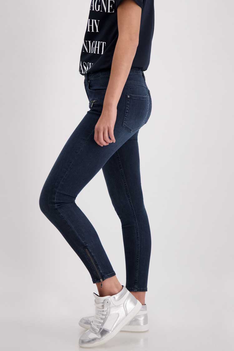 Zipper Details Slim Jeans