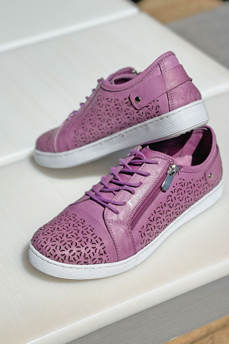 EG16 Sneaker in Lilac