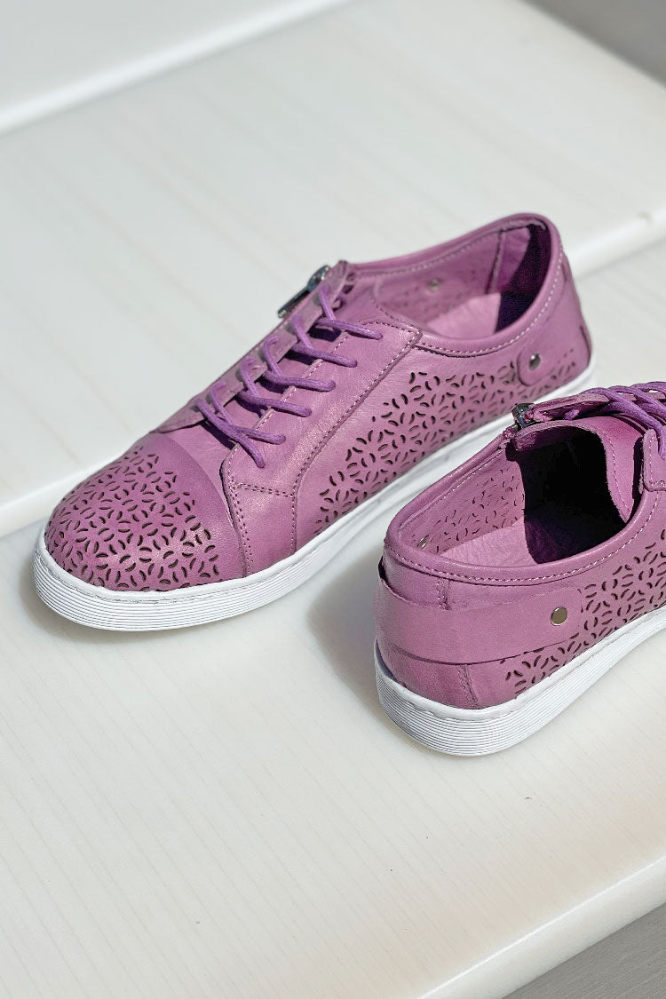 EG16 Sneaker in Lilac
